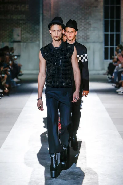 Look 35